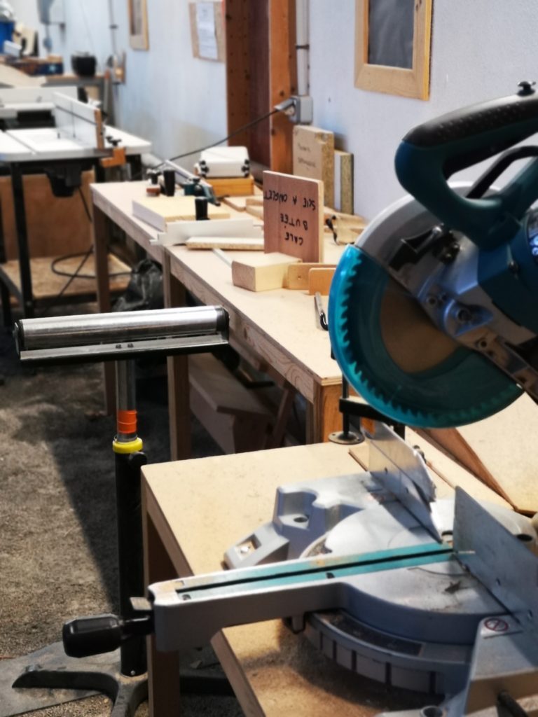 L'Atelier des Bricoleurs met également des machines pour travailler le bois à disposition