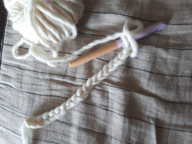 chainette coussin crochet